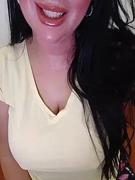 Snapshot of Queen_sousou chatting on June 2026 08:07:02 PM Queen sousou online show from June 2026 08:07:02 PM