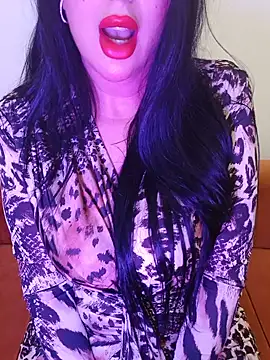 Snapshot of Queen_sousou chatting on June 2026 08:52:02 PM Queen sousou online show from June 2026 08:52:02 PM