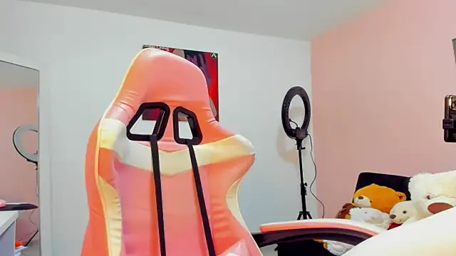 Vane Rossee online show from March 2025 12:44:01 AM