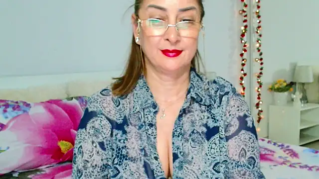 Tyana40 online show from May 2026 11:12:03 PM