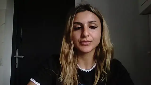Snapshot of NicolePlay chatting on June 2026 01:36:01 PM NicolePlay online show from June 2026 01:36:01 PM