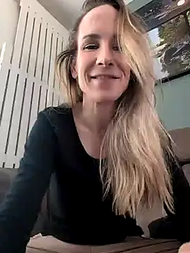 Snapshot of NaomiAndFriends chatting on February 2025 02:16:01 PM NaomiAndFriends online show from February 2025 02:16:01 PM