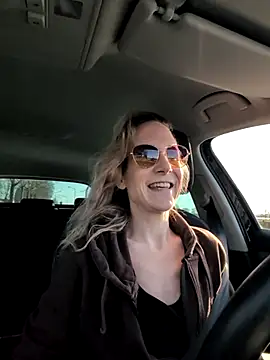 Snapshot of NaomiAndFriends chatting on March 2025 08:34:01 AM NaomiAndFriends online show from March 2025 08:34:01 AM