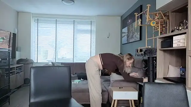 Snapshot of NaomiAndFriends chatting on September 2025 08:50:01 AM NaomiAndFriends online show from September 2025 08:50:01 AM