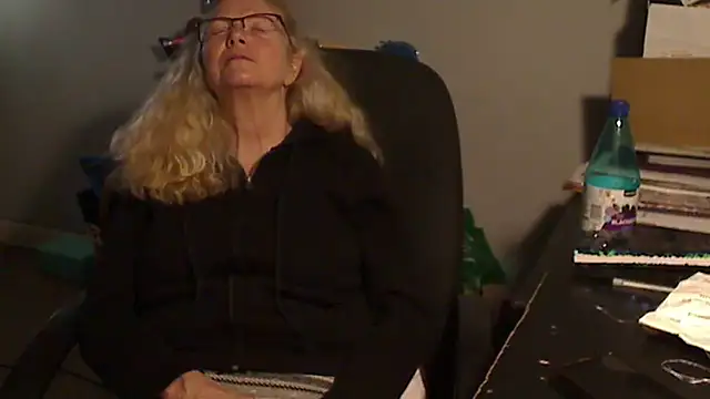 XTRAHORNYONE online show from February 2025 02:50:02 AM