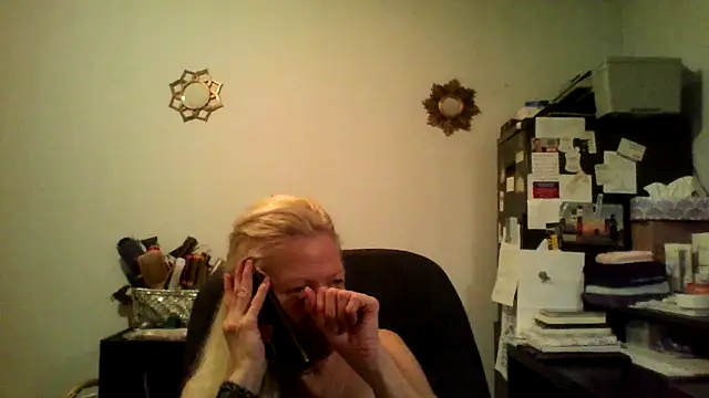 XTRAHORNYONE online show from October 2025 04:12:01 AM