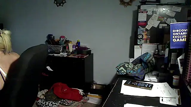 XTRAHORNYONE online show from April 2026 01:54:01 AM