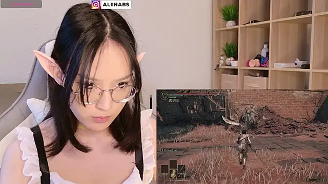 Snapshot of aliiiiiina chatting on January 2025 03:51:02 AM aliiiiiina online show from January 2025 03:51:02 AM