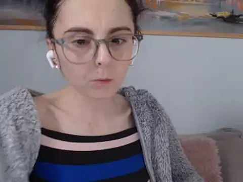 cleophee online show from February 2025 12:55:01 PM