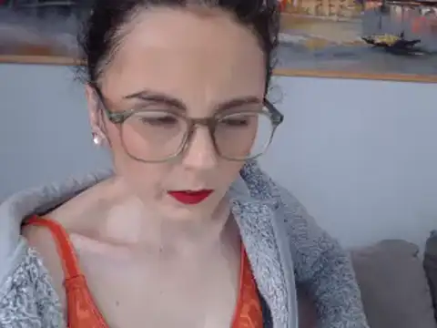 cleophee online show from February 2025 12:59:01 PM