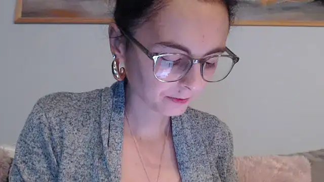 cleophee online show from September 2025 05:44:01 AM