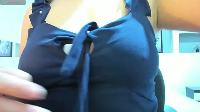 Snapshot of ambar_sex10 chatting on October 2025 12:27:02 PM ambar sex10 online show from October 2025 12:27:02 PM