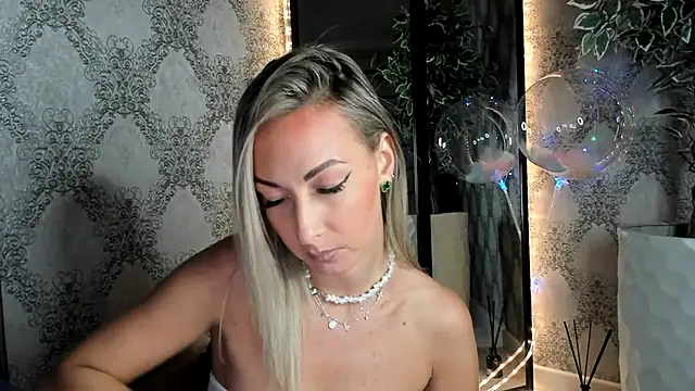 StarryHanna online show from March 2025 10:38:02 PM