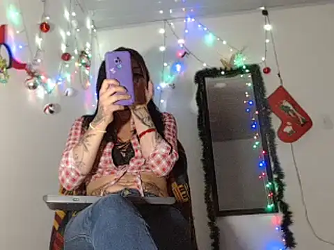 Snapshot of MARIANAWEED chatting on January 2025 10:50:02 PM MARIANAWEED online show from January 2025 10:50:02 PM