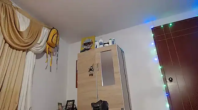 Snapshot of MARIANAWEED chatting on February 2025 11:09:01 PM MARIANAWEED online show from February 2025 11:09:01 PM