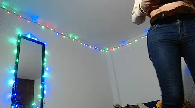 Snapshot of MARIANAWEED chatting on March 2025 01:24:01 AM MARIANAWEED online show from March 2025 01:24:01 AM