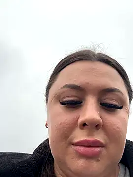 Sara Slow online show from December 2025 12:45:01 PM