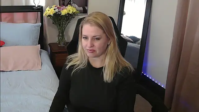 HollieBim online show from January 2025 03:46:01 PM