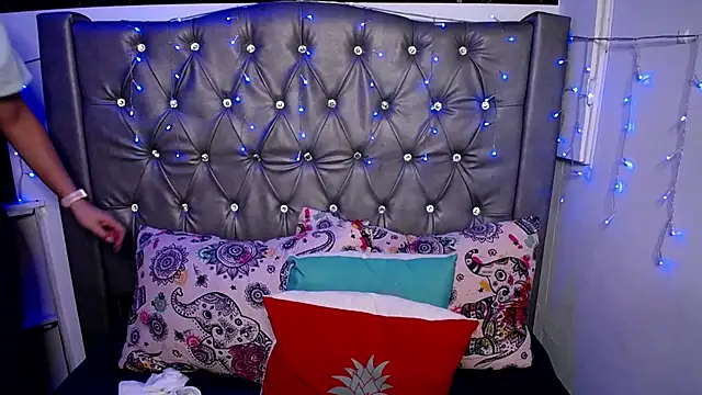 LAILAGUMMY online show from February 2025 11:39:02 AM