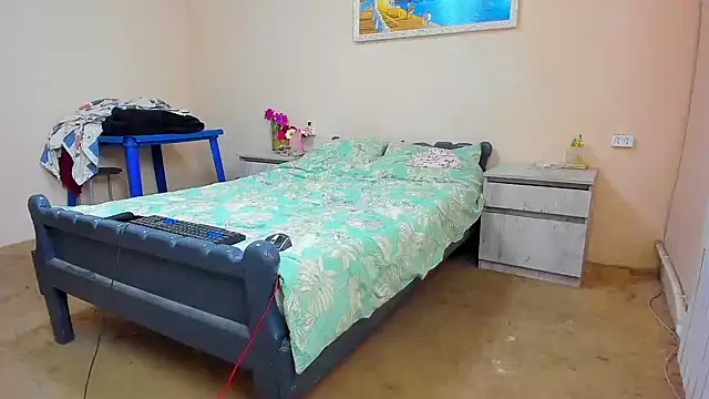 Snapshot of DUSSY_PUSSY chatting on June 2026 04:20:01 AM DUSSY PUSSY online show from June 2026 04:20:01 AM