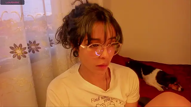 Snapshot of aluna_0310 chatting on December 2024 10:56:02 PM aluna 0310 online show from December 2024 10:56:02 PM