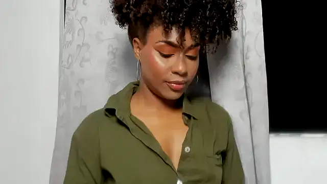 thaimy  online show from November 2025 01:51:02 AM