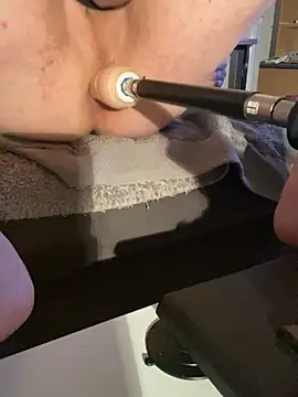 Snapshot of Vlad200472 chatting on December 2025 10:17:02 PM Vlad200472 online show from December 2025 10:17:02 PM