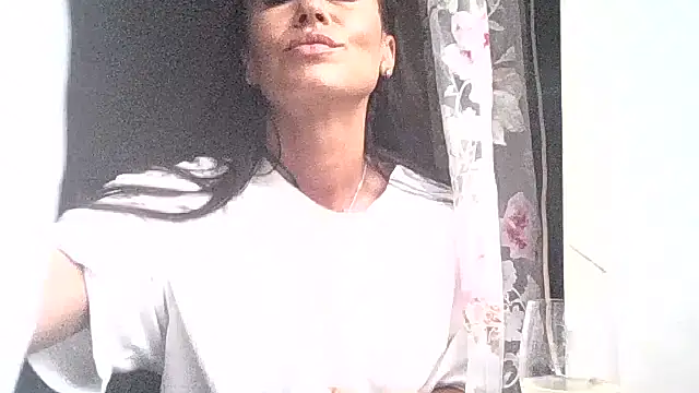 JulianaGold1 online show from September 2025 03:23:02 PM