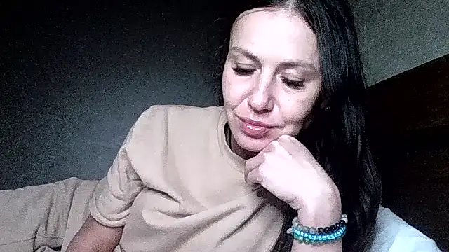 JulianaGold1 online show from April 2026 07:58:02 PM