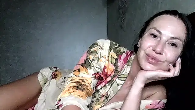 Snapshot of JulianaGold1 chatting on June 2026 12:50:01 AM JulianaGold1 online show from June 2026 12:50:01 AM