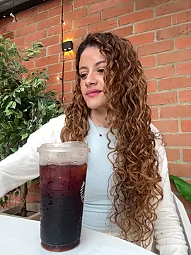 alana15 online show from April 2026 09:12:02 PM