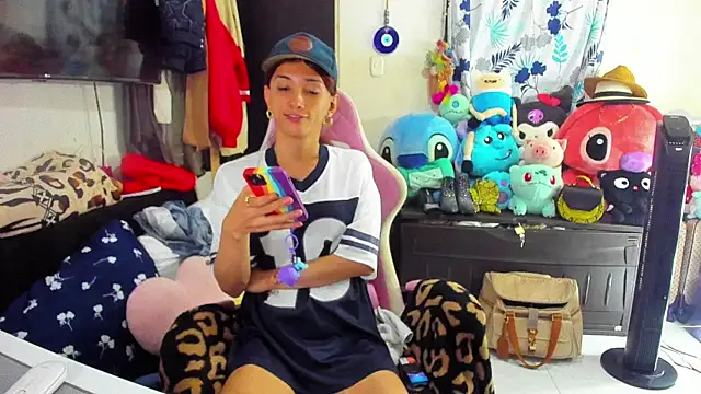 Lawrncesofiets online show from February 2025 06:12:01 PM