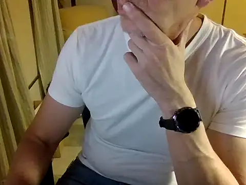 Snapshot of mariohurt101 chatting on November 2025 09:15:01 PM mariohurt101 online show from November 2025 09:15:01 PM