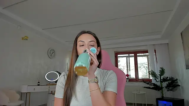 Snapshot of TiffanyHouston_ chatting on December 2024 08:45:02 AM TiffanyHouston online show from December 2024 08:45:02 AM