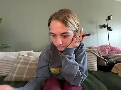 Snapshot of chloetease chatting on February 2026 07:04:02 PM chloetease online show from February 2026 07:04:02 PM