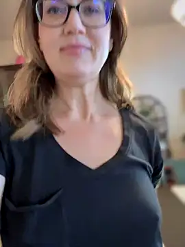 MaiseKnox online show from September 2025 10:24:02 PM