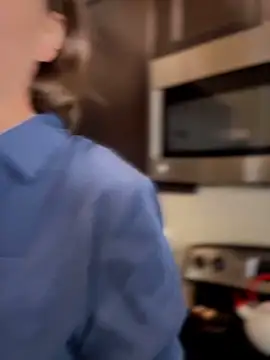 MaiseKnox online show from April 2026 08:35:02 PM