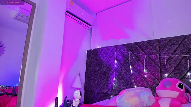 Vivi prinncess online show from February 2025 02:40:02 AM