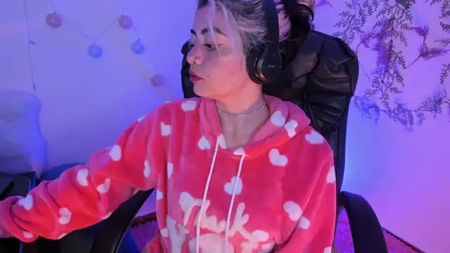 Sammysammy  online show from February 2025 04:21:01 AM