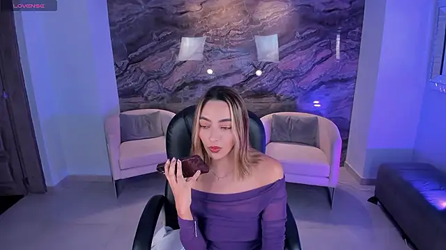 Snapshot of MelissaMoore_ chatting on February 2026 03:15:01 AM MelissaMoore online show from February 2026 03:15:01 AM