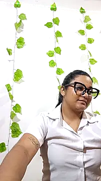 shayna all online show from September 2025 10:32:01 PM