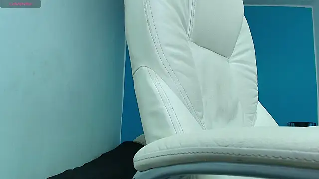 Dephne   online show from December 2024 12:44:02 PM