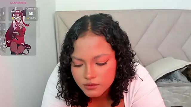 Dephne   online show from February 2025 05:37:01 PM