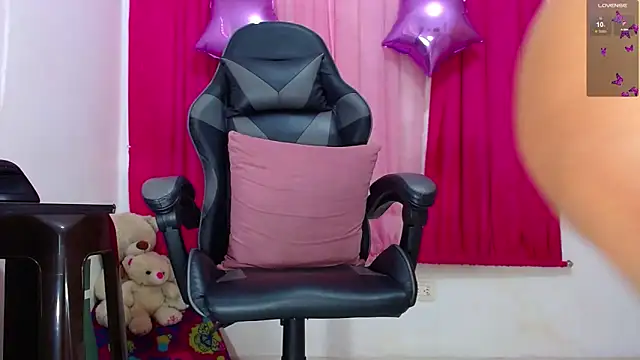 Luciana0226 online show from November 2025 08:40:02 PM