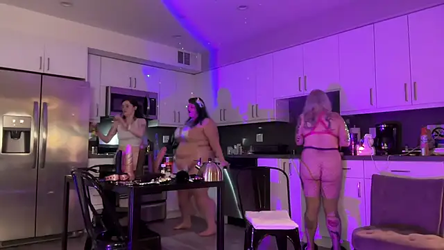 BlaizeyBBy online show from January 2025 07:51:02 AM