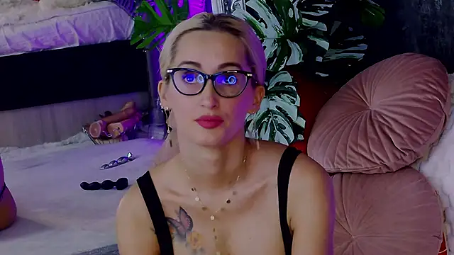 IsabelleEthan online show from October 2025 01:48:02 AM