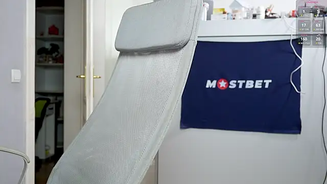 Snapshot of foxeslovefoxes chatting on December 2024 02:09:01 PM foxeslovefoxes online show from December 2024 02:09:01 PM