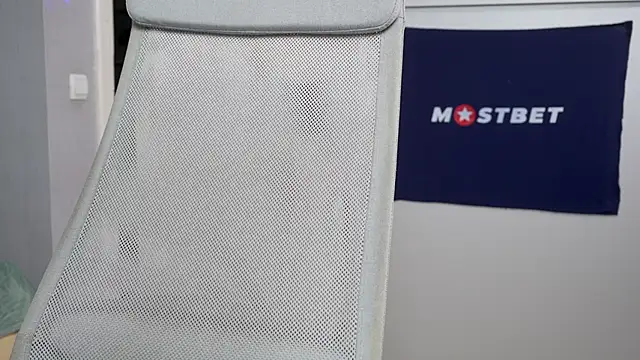 Snapshot of foxeslovefoxes chatting on January 2025 06:07:01 PM foxeslovefoxes online show from January 2025 06:07:01 PM