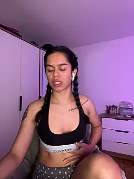 Snapshot of xlovelygirlx chatting on March 2025 09:07:01 AM xlovelygirlx online show from March 2025 09:07:01 AM