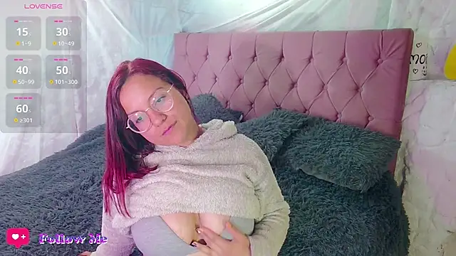 Snapshot of emma_luna1986 chatting on December 2024 11:20:01 PM emma luna1986 online show from December 2024 11:20:01 PM